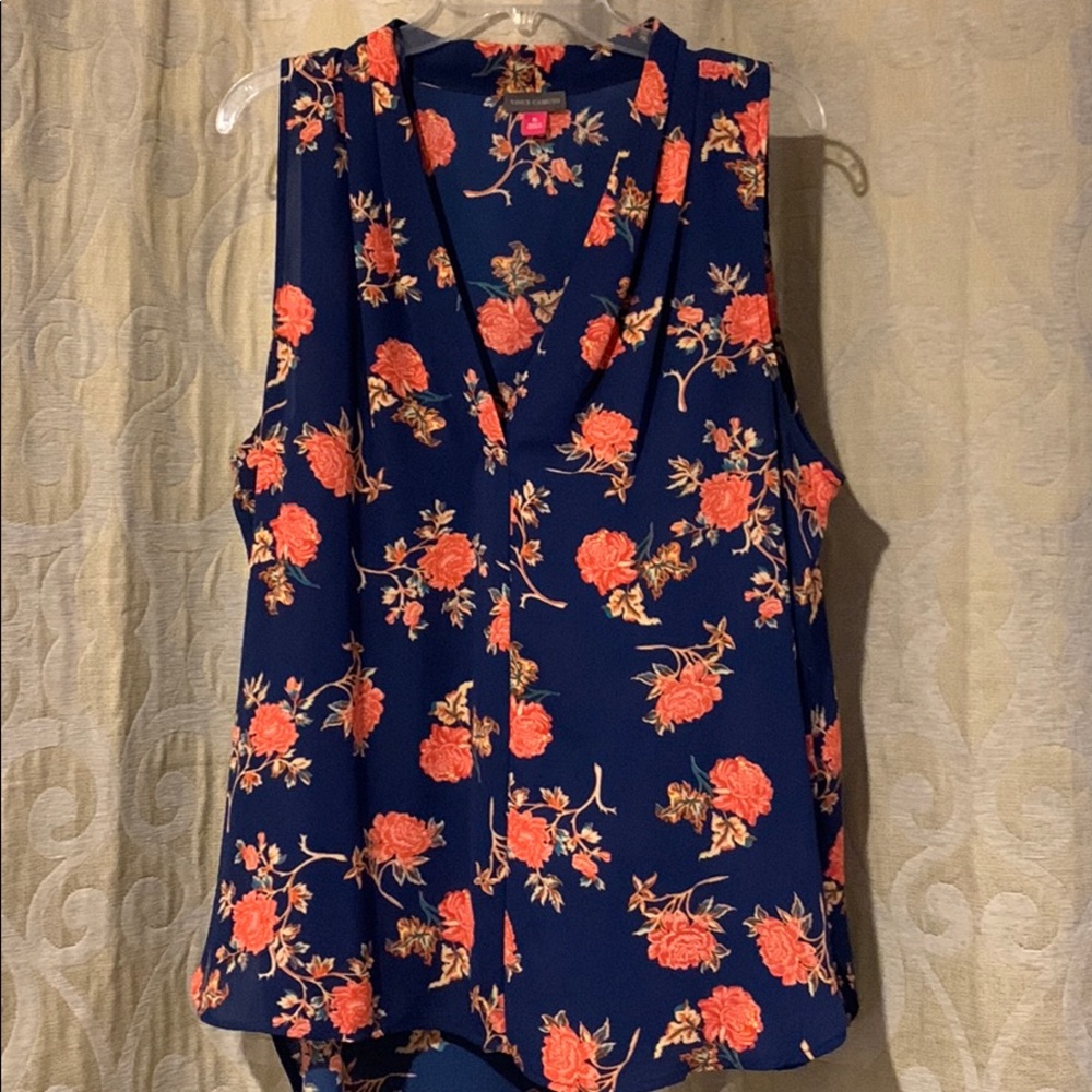 Vince Camuto tank size XL